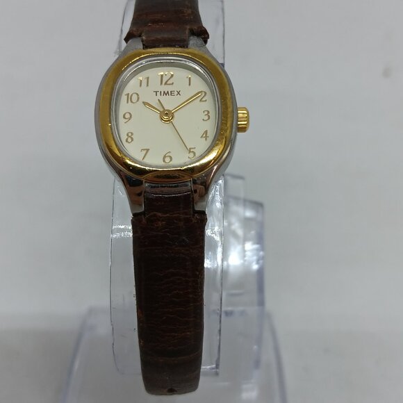 Timex LL Women's 19 mm Two Tone Quartz Watch NEW BATTERY - Picture 3 of 11